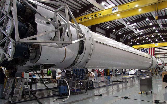New Commercial Rocket Reaches Launch Site for Assembly